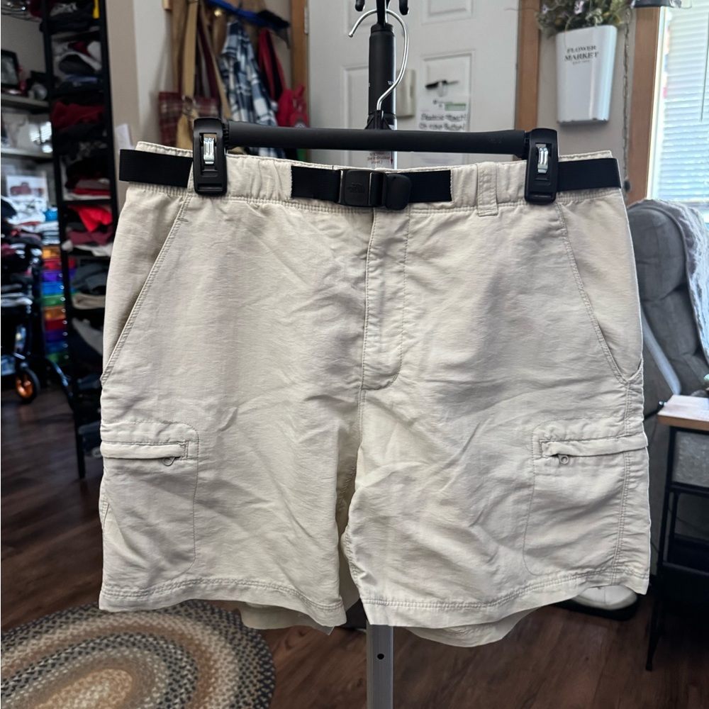 The North Face Men's Cream Cargo Shorts
